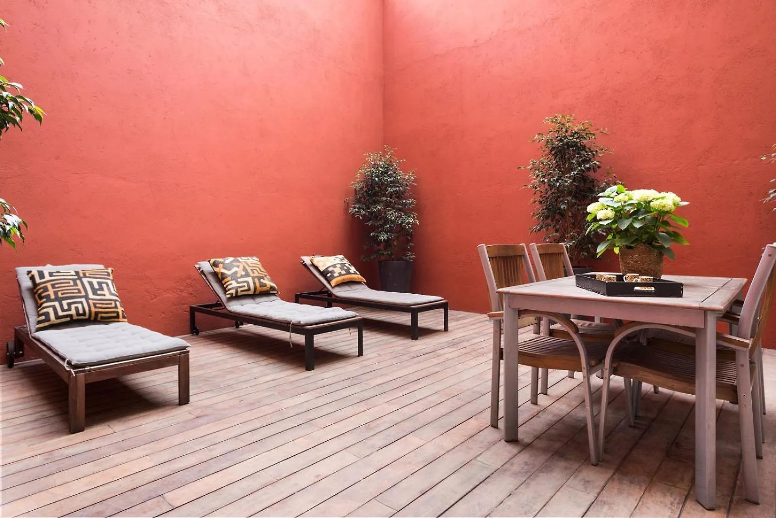 My Space Barcelona Pool City Center Spanien